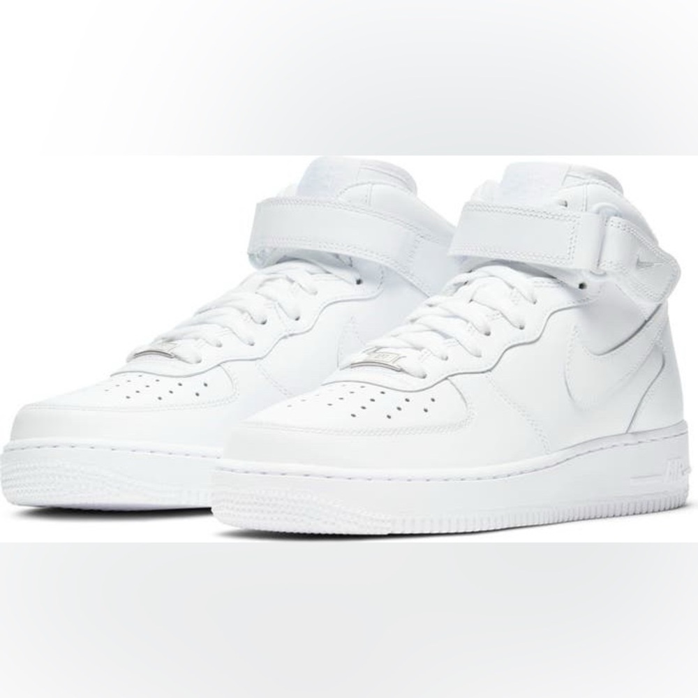 Nike Air Force 1 ‘07 Mid Women’s Sneaker 🤍